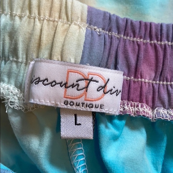 TIE-DYE LOUNGE SET (NEVER WORN) - Picture 4 of 4